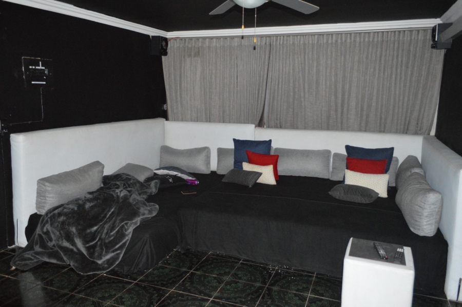 3 Bedroom Property for Sale in Flamwood North West